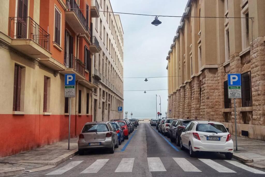 Behind The Sea - Appartamento Per Famiglie E Amici Bari Exterior photo
